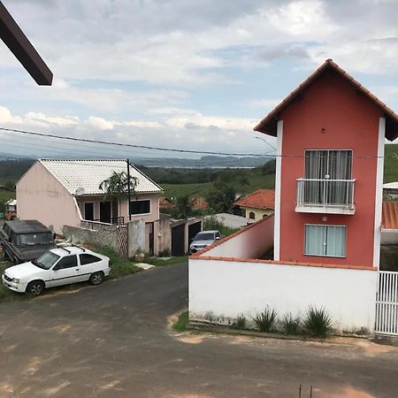 Chale Enfrente As Montanhas Villa Penedo  Exterior photo